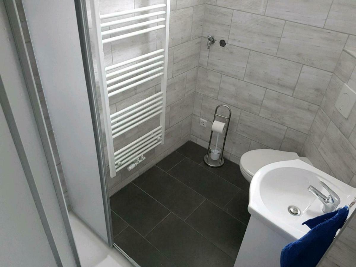 Einraum-Ferienwohnung 46M2 Eisenhuettenstadt-Diehlo Bagian luar foto